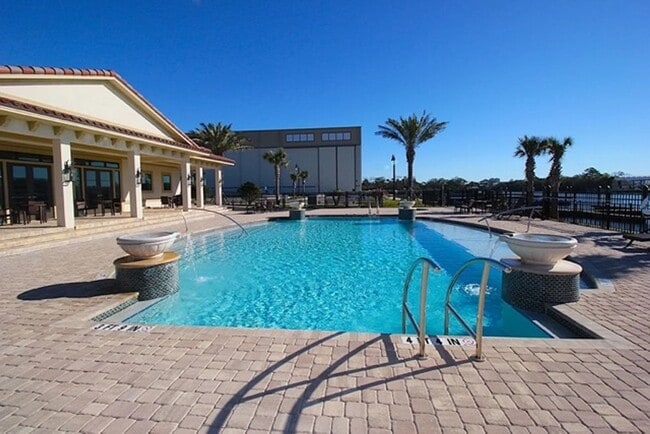 Building Photo - Coastal Living in Marina del Palma?!