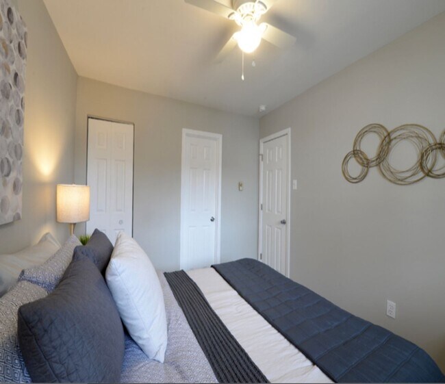 Building Photo - Newly Renovated All Electric 1 Bedroom in ...