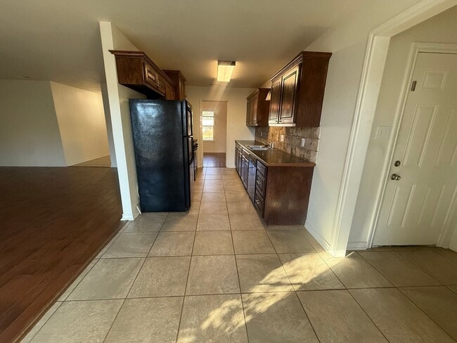 Building Photo - 3417 Timberlane Dr