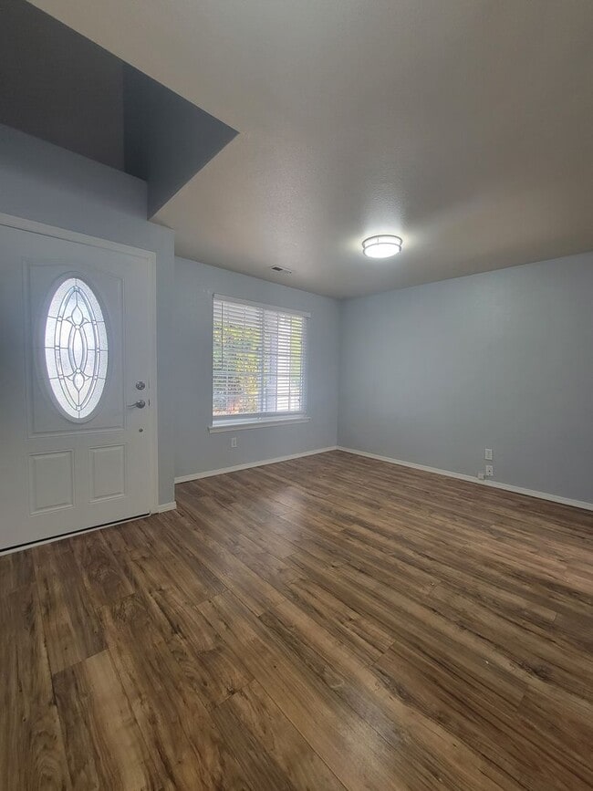 Building Photo - Newly Listed Home Close to Joint Base Lewis-McChord
