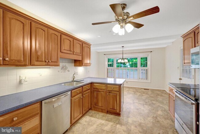 Building Photo - 615 Kearney Ct SW