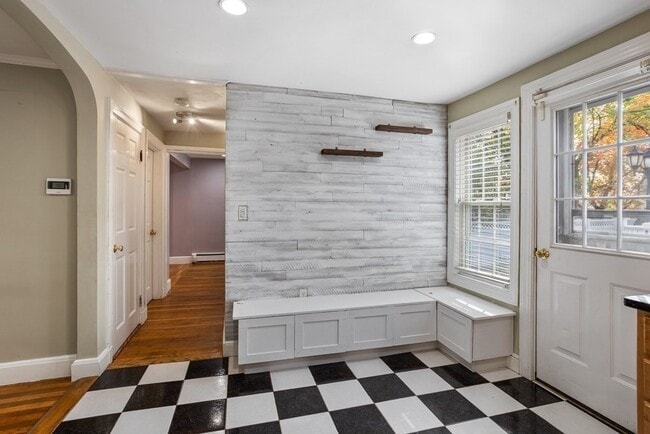 Building Photo - 140 Lowell St