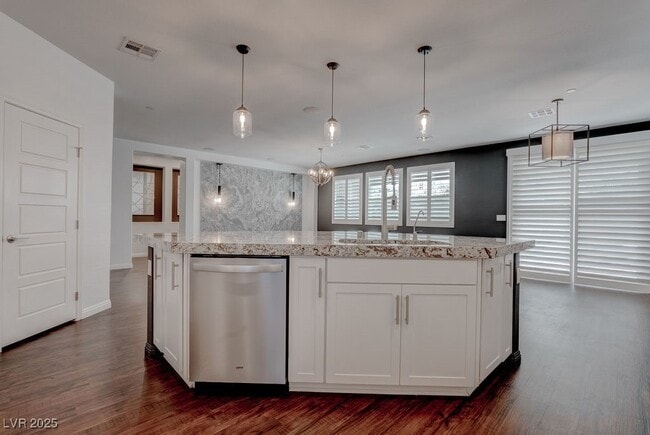 Building Photo - 2489 Cingoli St