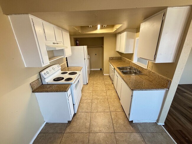 Building Photo - 6991 Kepler Dr