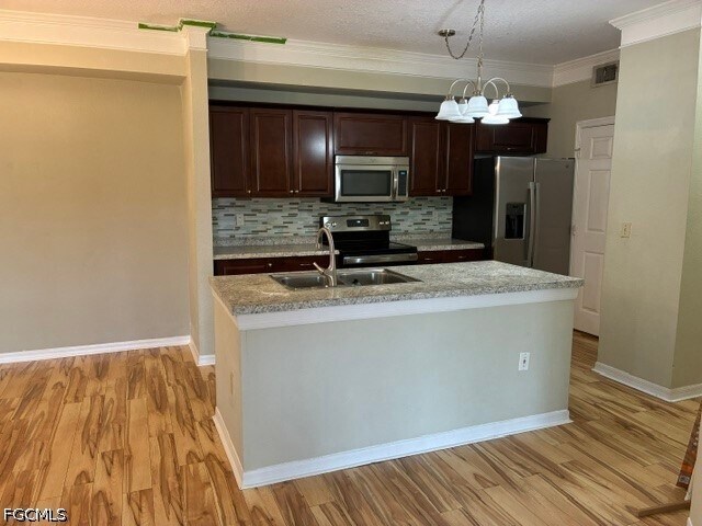 Building Photo - 11571 Villa Grand