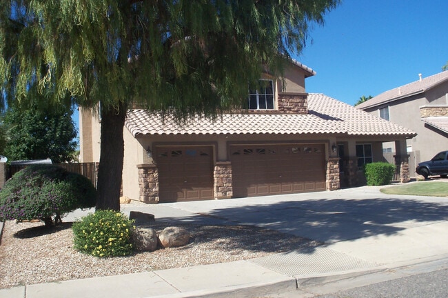 Building Photo - 5456 W Kristal Way