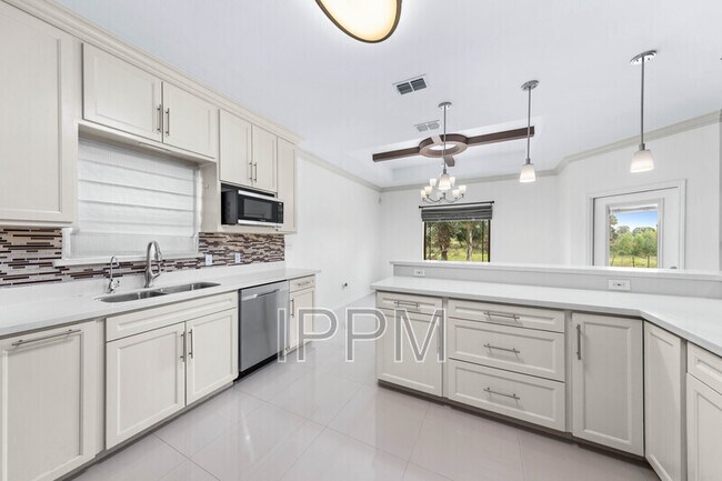 Building Photo - 7288 Rain Forest Dr