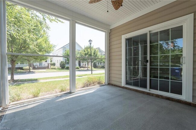 Building Photo - 302 Milton Ct