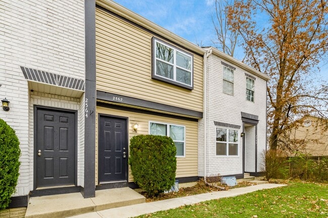 Building Photo - 2566 Sandbury Blvd