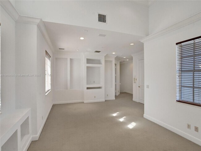 Building Photo - 16291 Bristol Pointe Dr