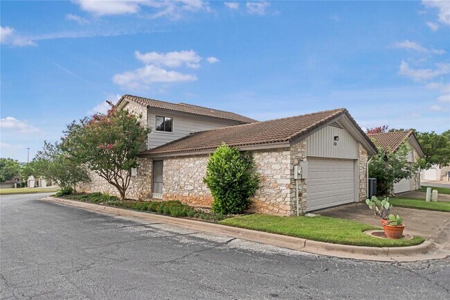 Building Photo - 2217 Onion Creek Pkwy
