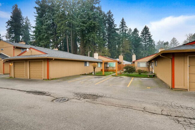 Building Photo - Cute Two Bedroom With Detached Garage