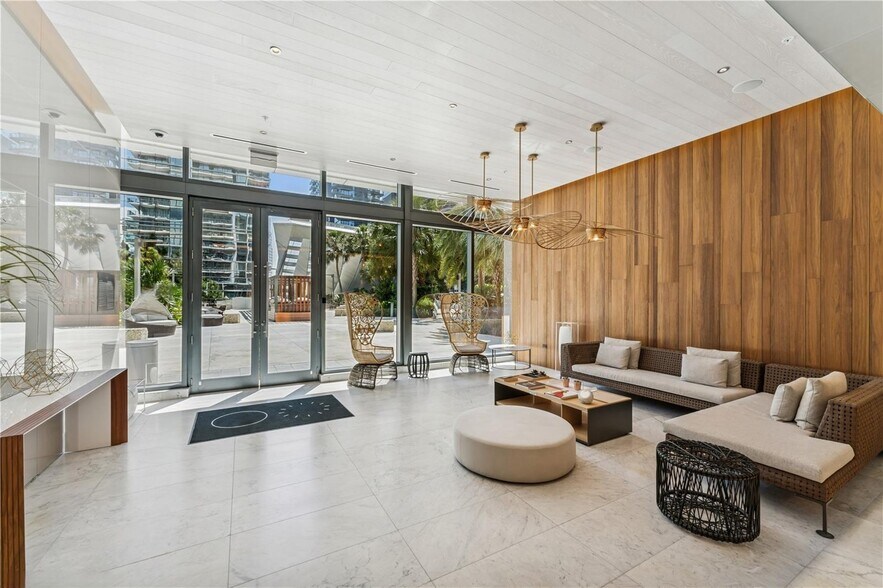 Building Photo - 500 Brickell Ave