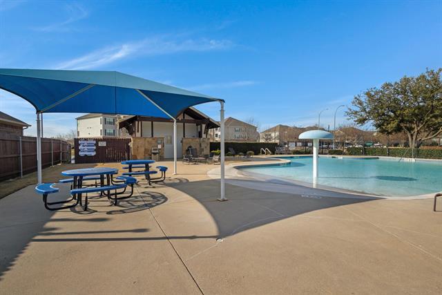 Building Photo - 10400 Nettie St