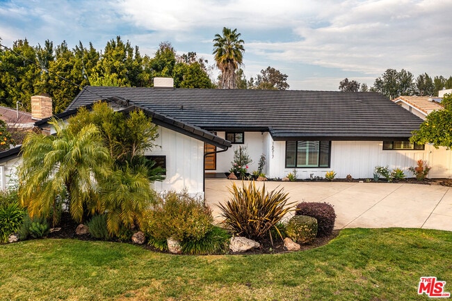 Building Photo - 16517 Hartsook St