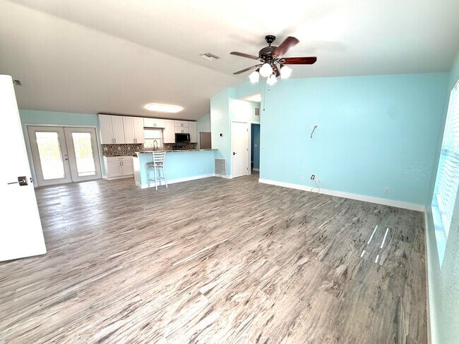 Building Photo - 15859 68th Ct N