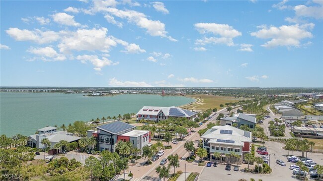 Building Photo - 44525 Palm Frond Dr