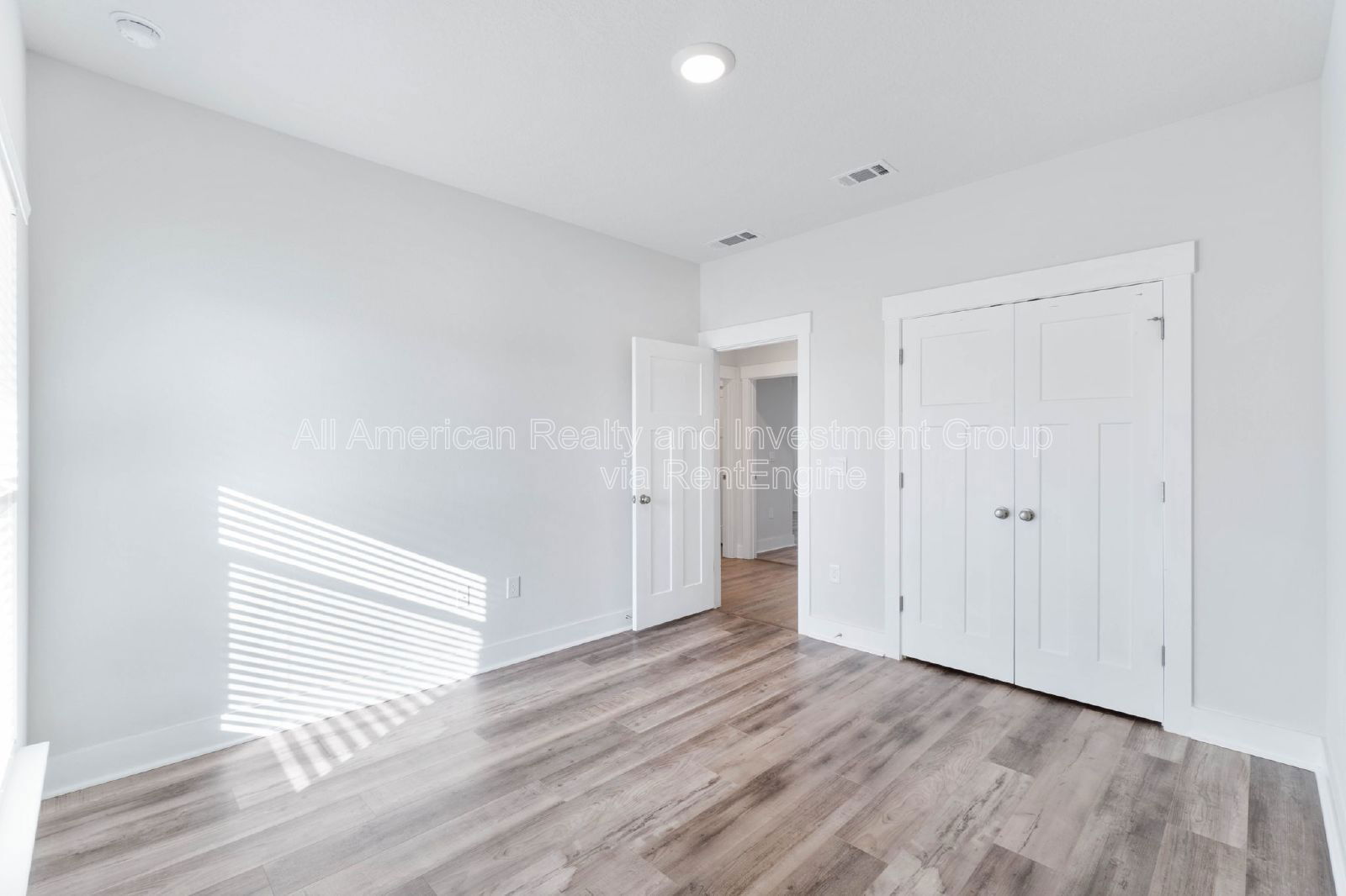 Building Photo - 127 Hobson Ave