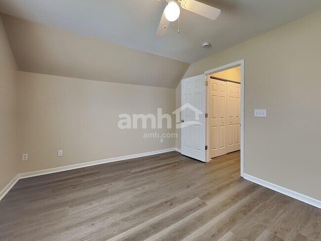 Building Photo - 4809 Wheatfield Dr