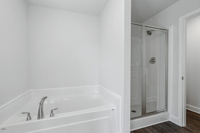 Building Photo - 201 Abercorn Dr