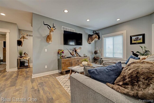 Building Photo - 15 South St