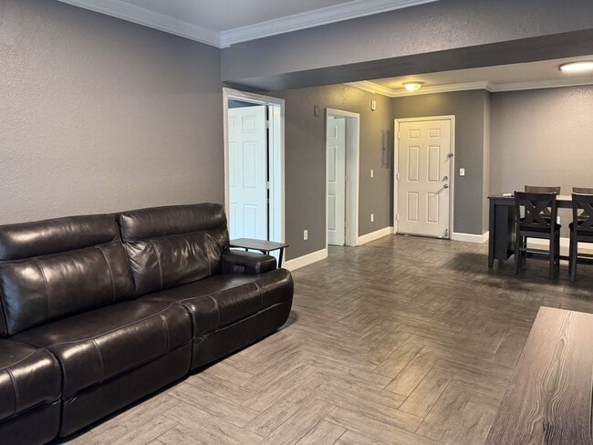 Building Photo - Corner Unit 2 bedroom 2 bathroom at The Grande Downtown