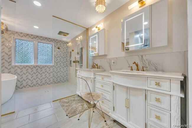 Building Photo - 4 2nd St