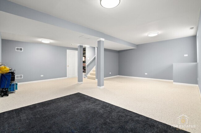 Building Photo - 5580 Lavender Ct