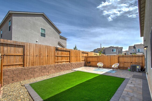 Building Photo - Terrific 4 bedroom available for rent - Al...