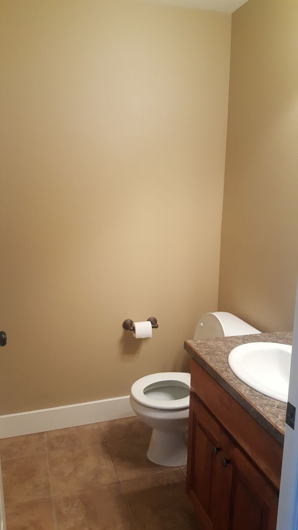 Building Photo - Snellgrove Townhome