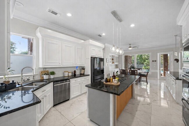 Building Photo - 25307 Piney Bend Ct