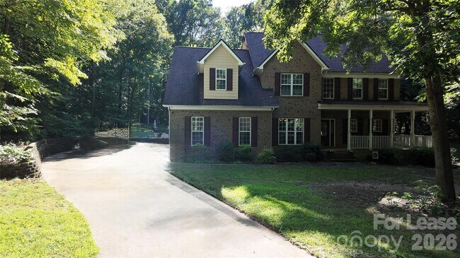 Building Photo - 410 Farm Branch Dr