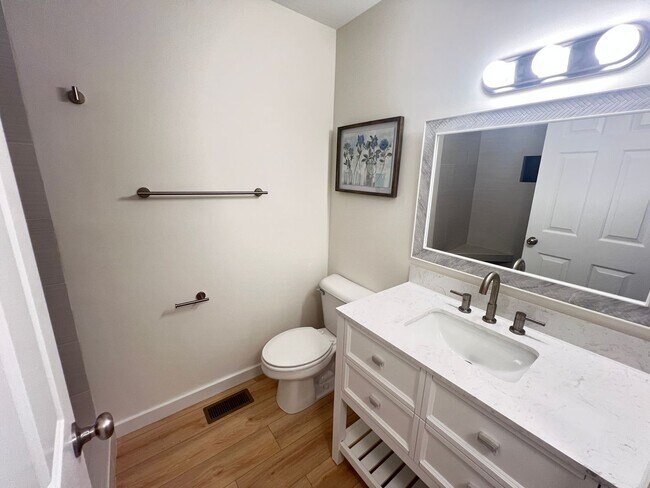 Building Photo - Pet Friendly, Remodeled Home in North Myrt...