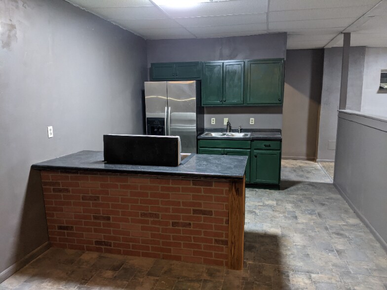 Building Photo - 7247 Brooks Rd