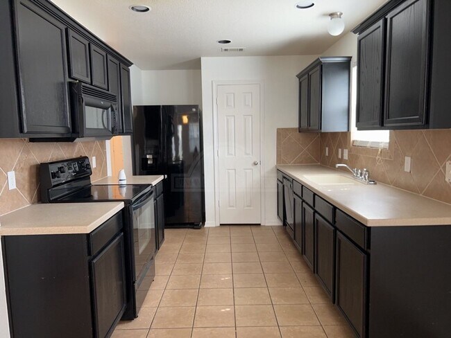 Building Photo - 3304 Catalina Dr