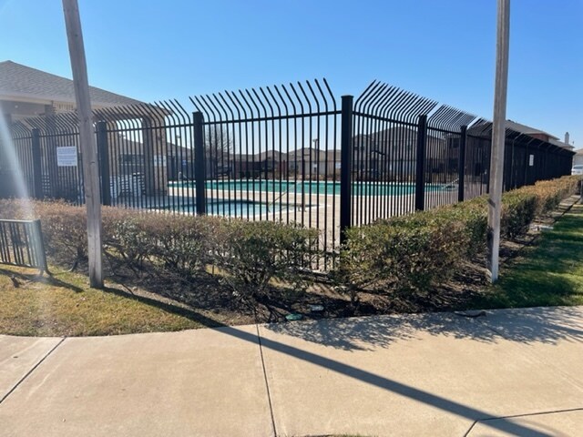 Building Photo - 9020 Garden Springs Dr