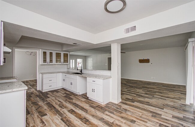 Building Photo - 5507 Braesvalley Dr