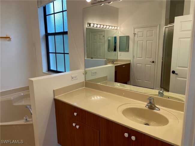 Building Photo - 15270 Summit Pl Cir