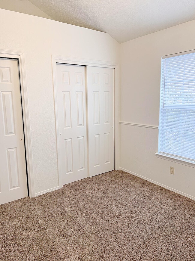 Building Photo - 7125 Tierra Taos Dr