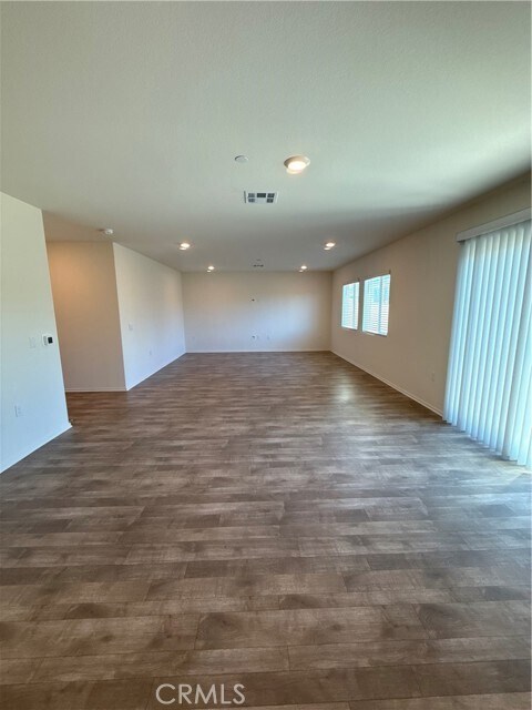 Building Photo - 479 Hollyhock Cir