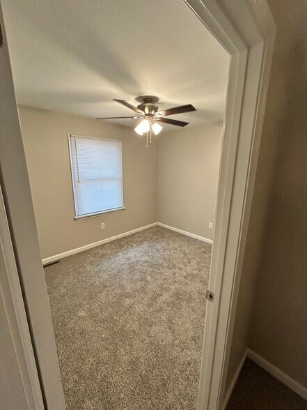 3rd Bedroom - 556 Becker St