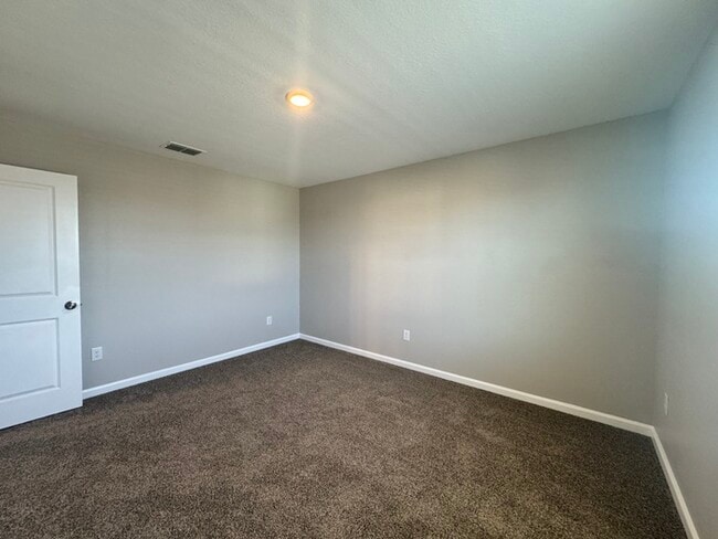 Building Photo - 4 Bed/3 Bath/2 Car Garage New Construction...