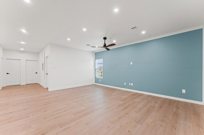 Building Photo - 1325 35th St