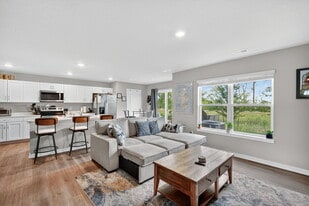 Building Photo - 2541 SE Hawkins Dr