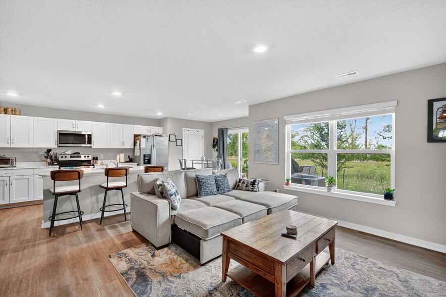 Primary Photo - 2541 SE Hawkins Dr