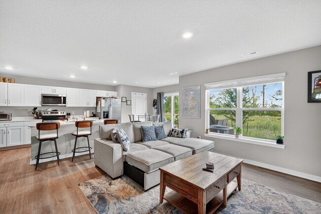 Building Photo - 2541 SE Hawkins Dr