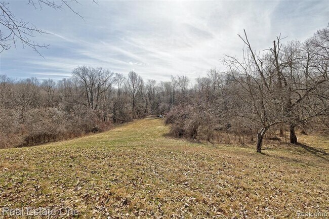 Building Photo - 5307 Metamora Rd