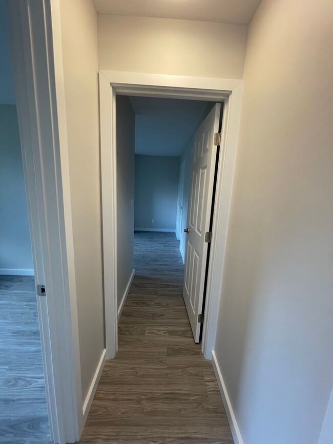 Building Photo - Kaneohe Duplex - Downstairs unit 2 bedrooms, 1.5 bath with 2 parking stalls - Avail now!