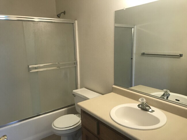 Building Photo - T3561