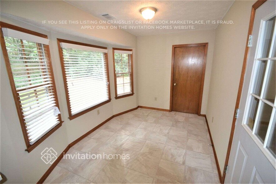 Building Photo - 2170 Lost Forest Ln SW